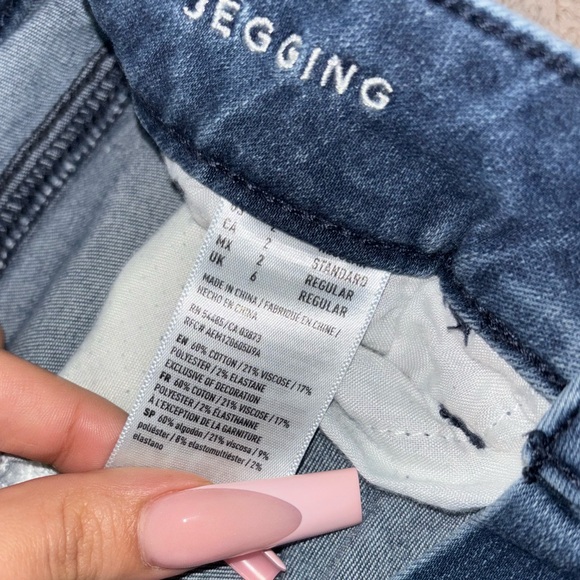 American Eagle distressed skinny jeans - Picture 5 of 5